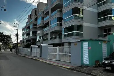 Image de Pompes Beach Apartment - Sc Bombs - 1 suite; 1 chambre avec 2 lits superposés