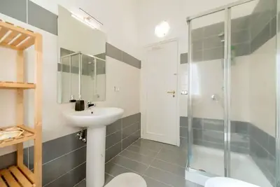 Image de Bed and Breakfast Alexander - Chambre Ischia Salle de bain partagée