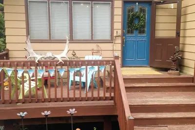 Image de Confortable Boutique Home dans un quartier calme et boisé; proche de tout