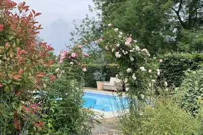 Image de Tout simplement magnifique Old Rectory dans un parc magnifique, tennis, piscine chauffée et bain à remous
