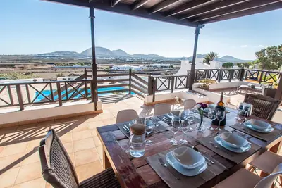 Image de Maison de campagne avec piscine privée et chauffée avec une vue magnifique