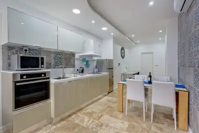 Image de Modern 2 Bedroom Apartment in St Julians