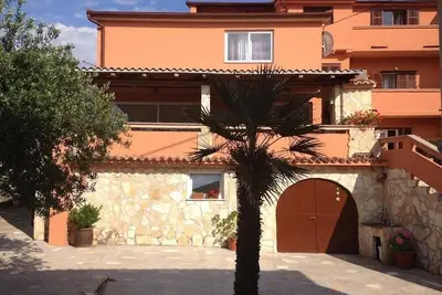 Image de Appartement de deux chambres avec air conditionné Supetarska Draga - Donja, Rab (A-16721-a)