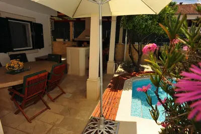 Image de Appartement de deux chambres avec la terrasse et la vue sur le mer Sutivan, Brac (A-16846-a)