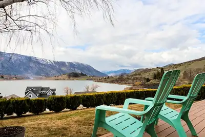 Image de Charmante maison avec grande terrasse, terrasse et vue sur le lac Roses!