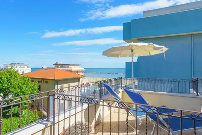 Image de Penthouse à Viserba, avec terrasse donnant sur la mer, panorama fantastique.