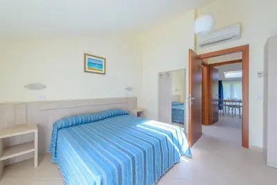 Image de Appartement jusqu'à 4/5 lits, à Viserba  balcon vue mer, parking privé, couvert.