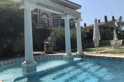 Image de Élégant, bien connecté avec piscine privée. Avec vue sur Tivoli Villa Adriana