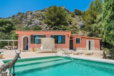 Image de Villa Paloma avec piscine privée à Puerto de Pollensa, près de la plage de Pto.