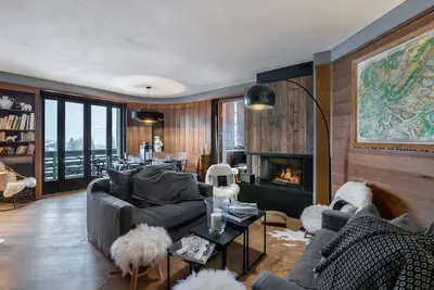Image de Appartement rénové 5 chambres avec balcon, cheminée et Wifi à 400m du centre de Megève