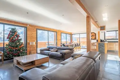 Chalet prestige pour 16 pers. avec Spa, terrasse et WiFi à Pra Loup