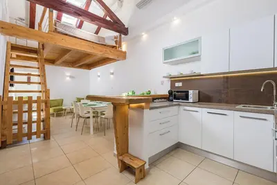 Image de Appartement Toit Restylé Unique Dans Le Centre Historique De Rijeka