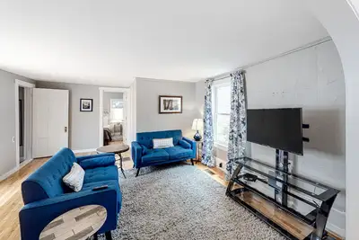 Image de Appartement au centre-ville avec cuisine complète - à pied de la plage / du port, 2 chiens Ok!