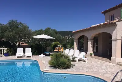 Image de Bel Appartement lumineux climatisé avec piscine privée proche mer Saint Aygulf