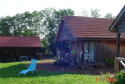 Image de Chalet Bleu en plein cœur de la campagne bourguignonne