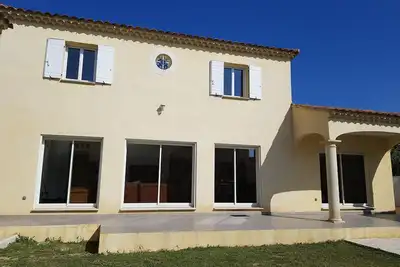 Image de Maison de charme avec piscine proche d' Avignon
