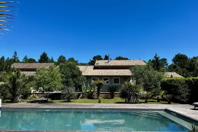 Image de Maison 150m² climatisée, 4 Ch, 2 sdb, piscine chauffée 11x5m, à 15 mn de l'océan