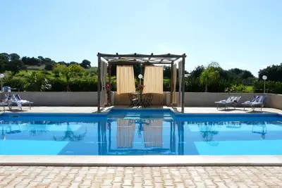 Country Villa With  Private Pool Tennis   And Large Garden   Up To 18 People