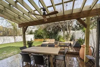 Image de Nouvelle maison avec parking sur Best Block à Fishtown