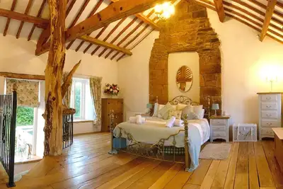 Image de Un cottage original, romantique et unique situé dans un charmant village - chien amical