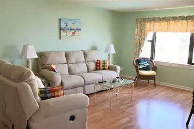 Image de Condo au 5e étage en bord de mer avec une vue imprenable!