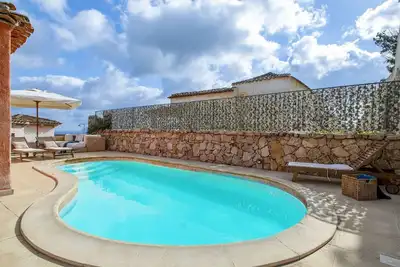 Image de Maison de vacances privée avec piscine privée, climatisation, Wifi, Tv, terrasse, parking