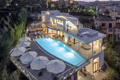 Villa super moderne avec une vue fantastique