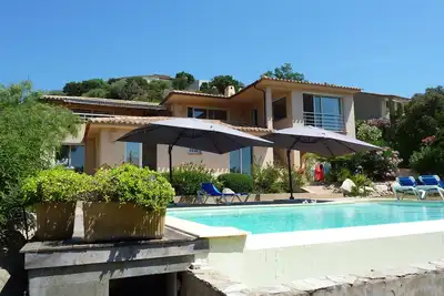 Image de Villa de standing, vue exceptionnelle mer et montagne. piscine, grand jardin