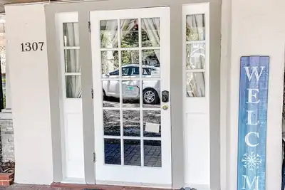 Image de The Charming & Chic Studio @ Park Place Inn