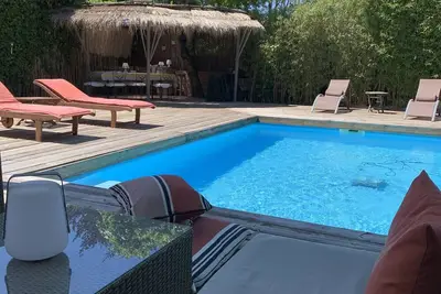 Image de Maison centre ville, piscine chauffée, plage et commerces à pied en 5 minutes