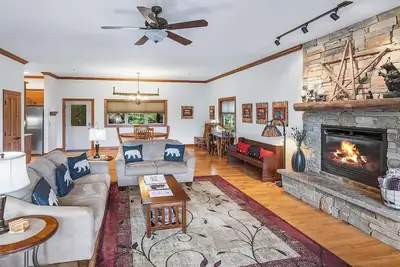 Image de Nouveau condo Smoky Mountain Country Club de luxe (99 $ / en semaine jusqu'au 30 juin)
