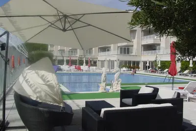 Image de Appartement (3 Adultes + 2 Enfants) Vue Sur La Rue