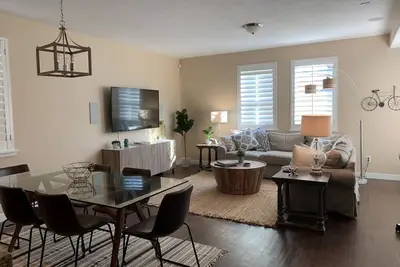 Image de Prime Location- Accueil au centre des stations de ski, Randonnée pédestre, Centre des expositions, shopping