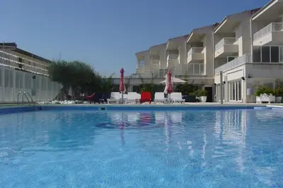 Image de Appartement (3 Adultes + 2 Enfants) Vue Piscine