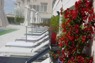 Image de Appartement (3 Adultes + 2 Enfants) Vue Sur La Rue