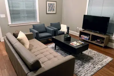Image de Superbe style et confort près du centre-ville de Tampa!