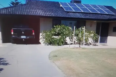 Image de maison 2mins de la plage + piscine