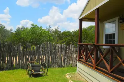 Image de Live Oak Lodge: Cabane de charme à The Alexander à Creek Road
