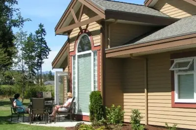 Image de Courtenay - Condo de luxe tranquille à Crown Isle