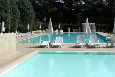 Appartement Deux PIÈCES Avec Vert Dans Une RÉSIDENCE Calme Avec Piscine