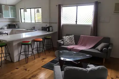 Image de Cozy Family Home Full Aircondition Sleeps 8 à proximité de la ville et des attractions touristiques