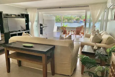 Image de Bord de l'eau 3 chambres au coeur de Rodney Bay