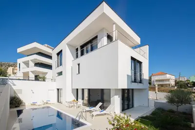 Luxury Villa Nautica Terza with Pool