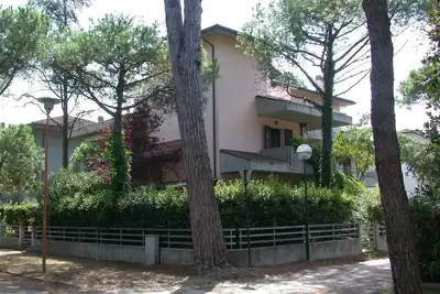 Image de Slendida Maison Dans Villa Avec Jardin PRIVÉ