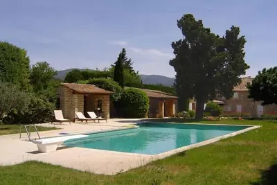 Image de Village de luxe avec piscine provençale - 1. 5kms Lourmarin