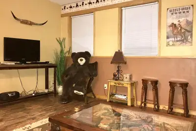 Image de Magnifiquement conçu appartement de 3 chambres à côté de Yellowstone