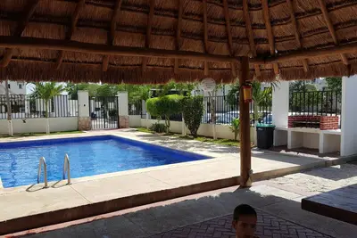 Image de Bel appartement confortable avec barbecue et piscine!