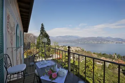 Image de Magnifique appartement dans une villa de prestige Art Nouveau avec piscine et superbe vue sur le lac