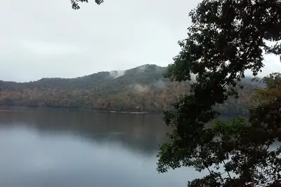 Image de Lakefront Hideaway privée Avec Dock! ! !