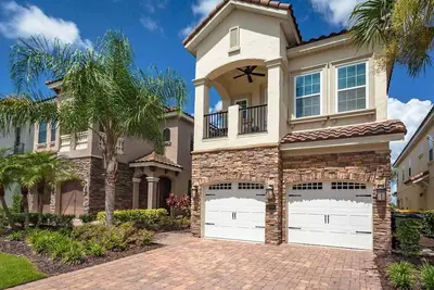 Image de W230 - Accueil du complexe de 5 chambres à coucher avec piscine et vue sur le golf!